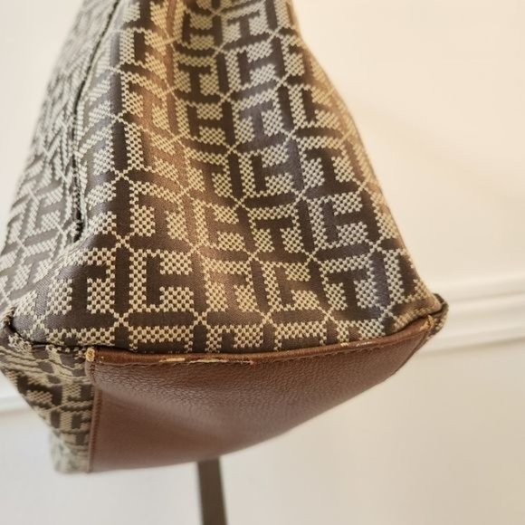 Tommy Hilfiger Monogram Chain Strap Tote Beige - Picture 4 of 13